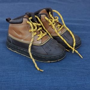 EUC Nike Woodside 2 High ACG 9C